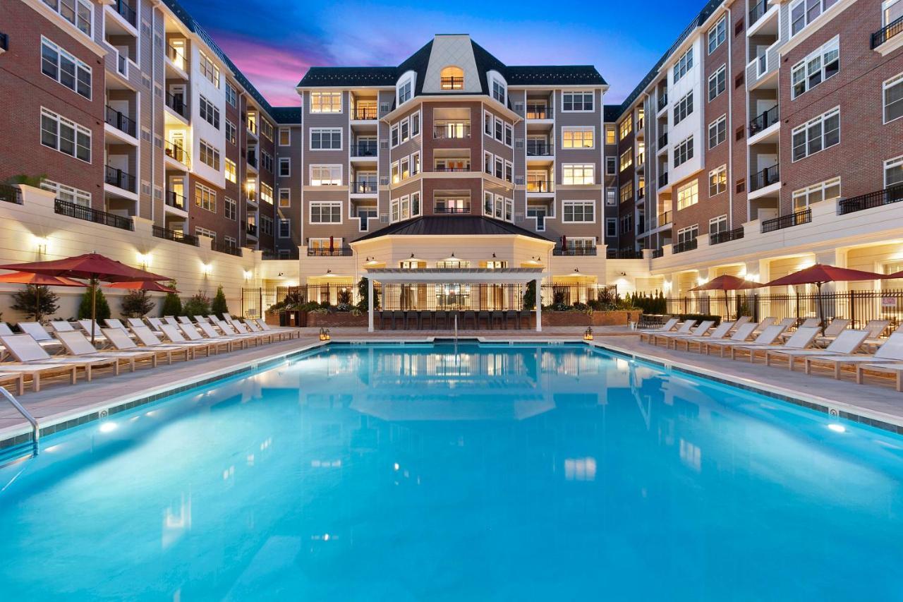 The Vanderbilt Hotel Suites Westbury Exterior photo